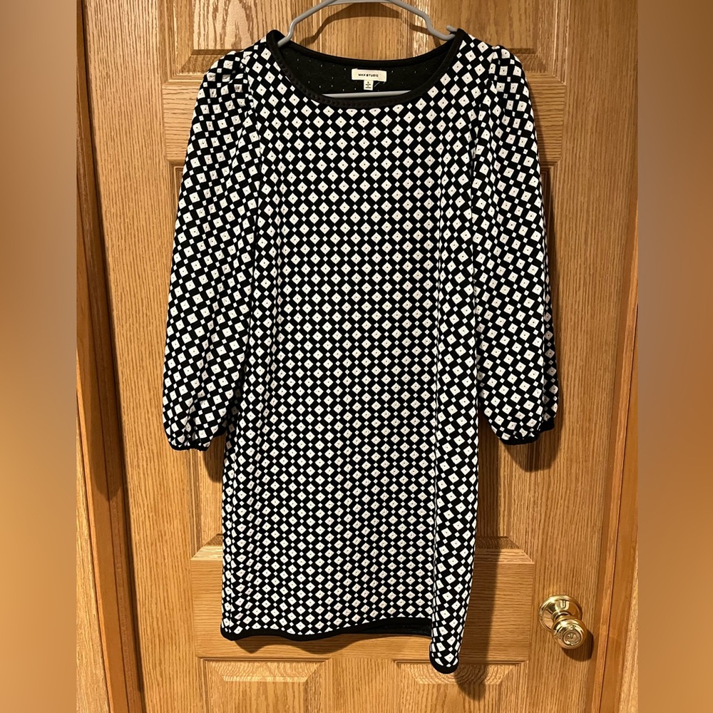 Max Studio Black and White Long Sleeve Dress